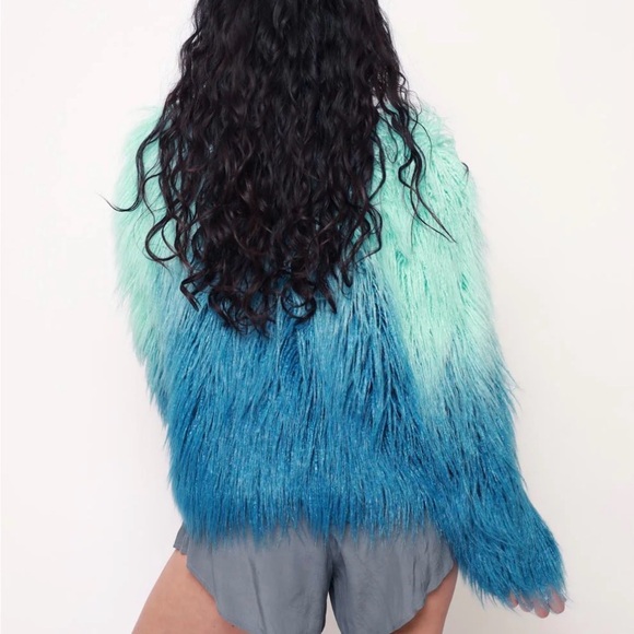 SEA ALPACA SOLD OUT FAUX FUR BOMBER JACKET size medium - Picture 2 of 10